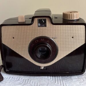 Vintage NOMAD 620 Bakelite Camera 1957-1963